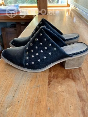 Zapatos tachas N*38 - Imagen 2