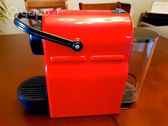 Cafetera Nespresso Inissia C40 Roja
