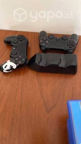 Playstation 4 500g + 2 controles + 9 juegos