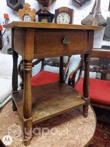 Antiguo Velador de castaño - Imagen 2