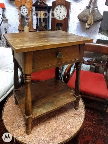 Antiguo Velador de castaño - Imagen 3