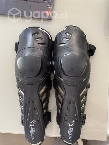 Rodilleras Fox Titan Pro