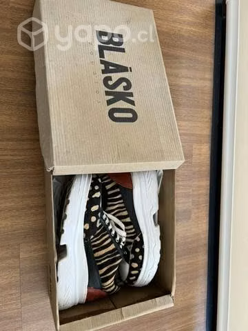 Zapatillas cuero Blasko