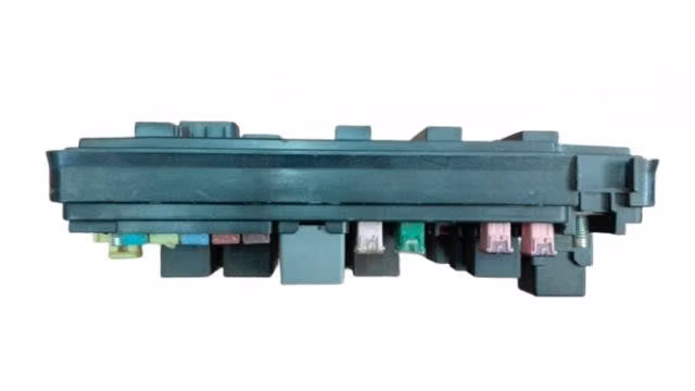 Caja fusible Ssangyong Actyon 2.0 año 2005/2023 - Imagen 3