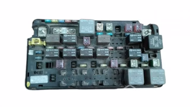 Caja fusible Ssangyong Actyon 2.0 año 2005/2023 - Imagen 4