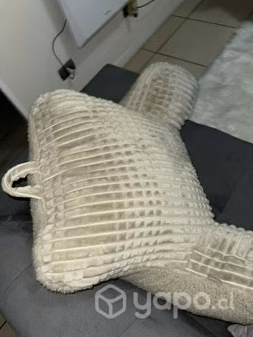 Almohada color gris