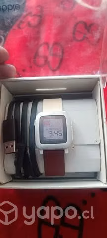 Pebble original en buen estado resistente al agua