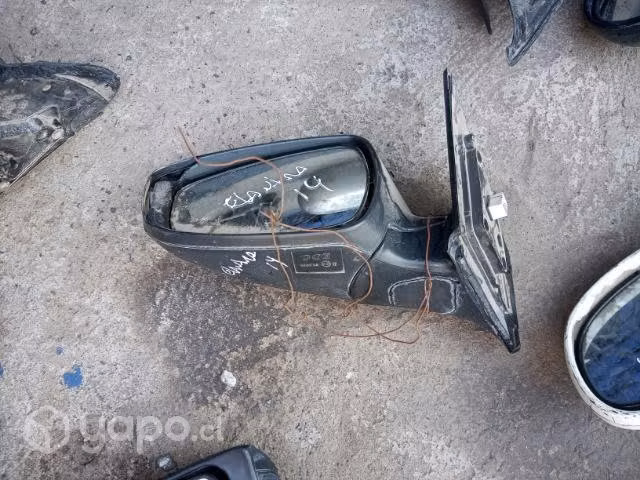 Hyundai elantra 14 espejo retrovisor alter detalle
