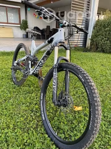Bicicleta Doble marca Commencal