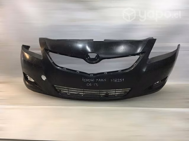 Parachoque delantero Toyota Yaris 2006-2013