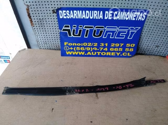 Moldura lame vidrio tras izq Mitsubishi L200 2007-