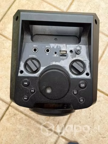 Parlante portatil marca Philco música y Karaoke