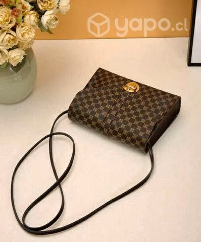 Cartera con pañuelo