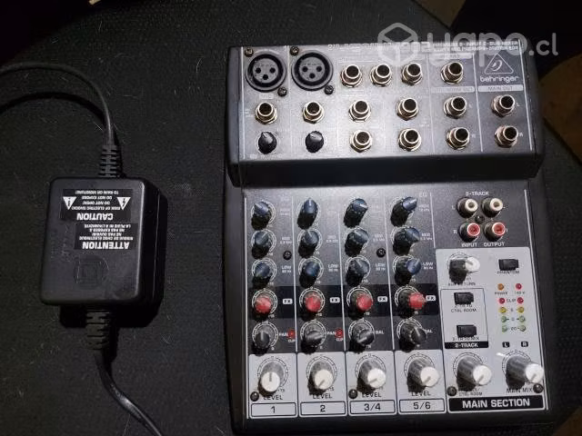 Mezclador analógico Behringer XENYX802 - 8 canales