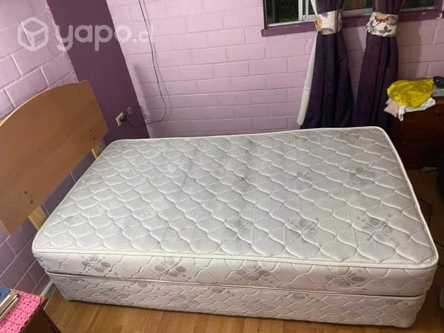 Cama, colchon de plaza y media con velador