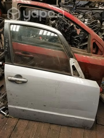 Puerta delantera Suzuki sx4 2011 0