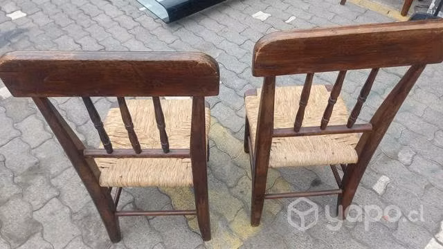Sillas rústicas de coiron y madera