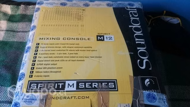 Equipo musical soundcraft m12