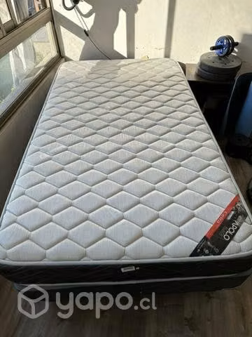 Cama 1.5 plazas+velador. 3 meses de uso