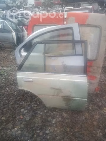 Nissan sunny Puerta trasera derecha envio regs