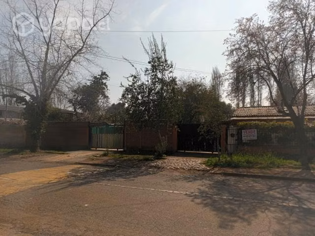 Parcela 5000 m2, 4 casas, talleres, piscina