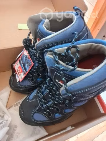 Zapatos de seguridad nuevos