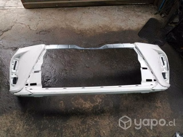 Parachoque delantero toyota yaris 2022 original