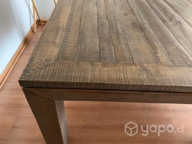 Mesa cuadrada de madera nativa de diseño