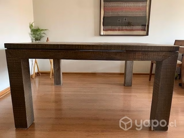 Mesa cuadrada de madera nativa de diseño