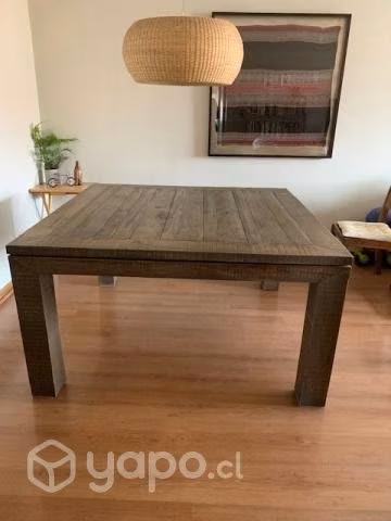 Mesa cuadrada de madera nativa de diseño