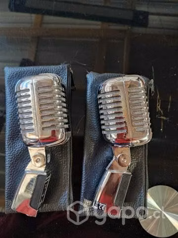 Micrófono Dinámico Tipo Vintage Superlux metálico