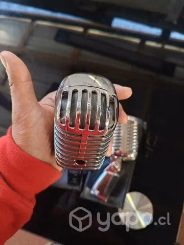 Micrófono Dinámico Tipo Vintage Superlux metálico
