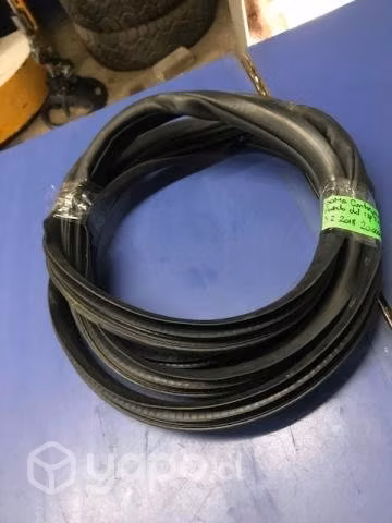 Goma contorno pilar del izq Ford Ranger 3.2 2018