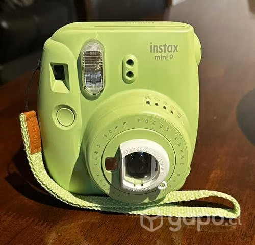 Cámara Instax Mini 9 + Estuche + Lupa