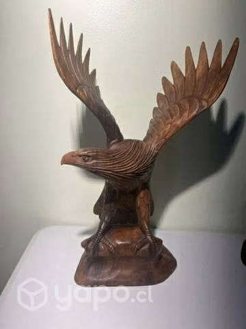 Aguila tallada