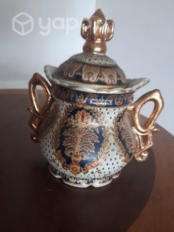 2 jarrones Chinos pintados a mano. Porcelana