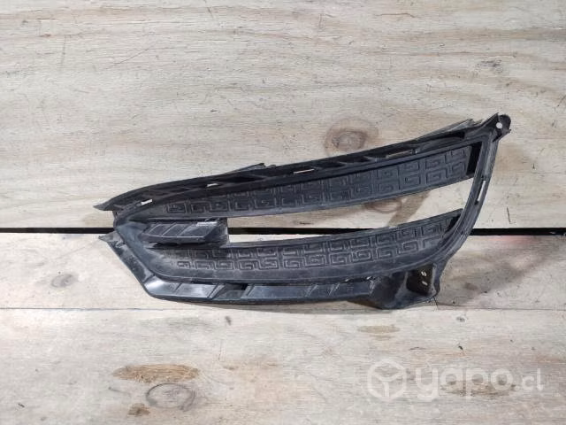 Tapa neblinero geely emgrand  /m01nj2