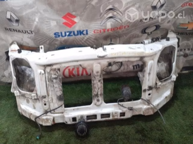 Frontal mahindra pick up 2014