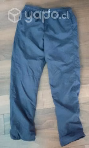 Buzo deportiv pantalón Zara con detalle en cordón