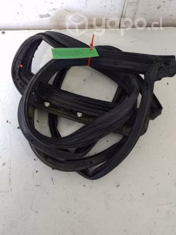 Goma Contorno Puerta Trasera Derecha (KSA036) Kia