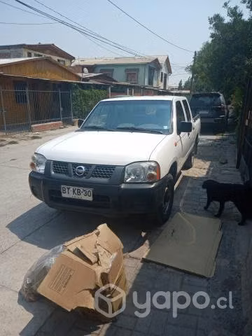 Camioneta Nissan terrano bencinera en buen estado
