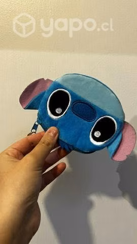Estuches monederos y pantuflas de stitch