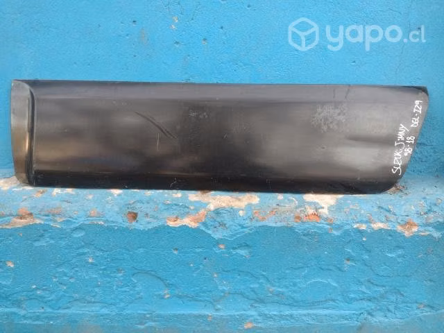 Moldura de puerta del izq Suzuki Jimny 1998-2015