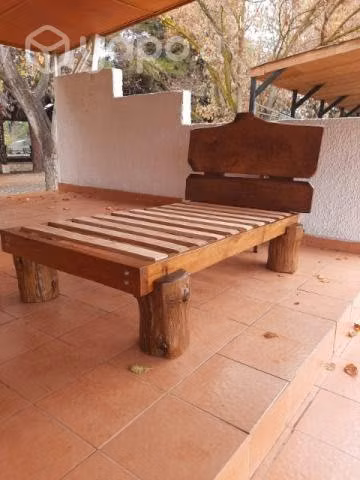 Cama rustica de roble