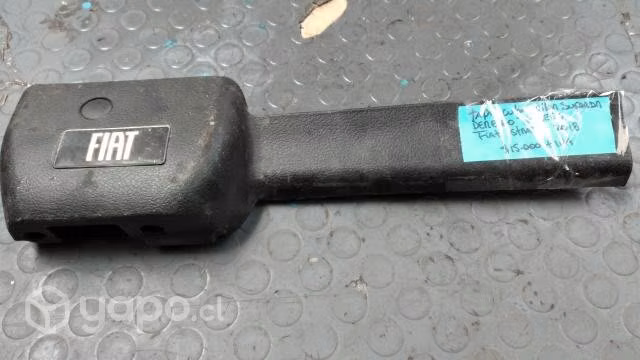 Tapiz cubre pilar superior derecho tras Fiat Strad