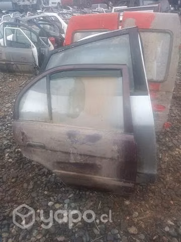 Toyota tercel 98 puerta trasera derecha envio