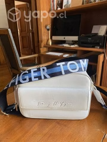 Bandolera Tommy Hilfiger nueva sin uso