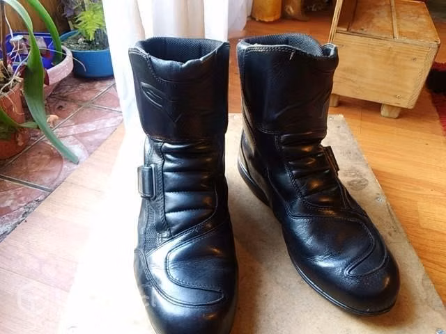 Botas de moto marca alpine