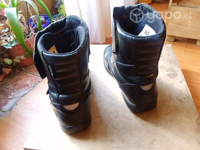 Botas de moto marca alpine