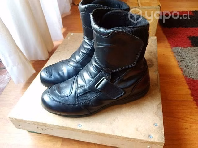 Botas de moto marca alpine